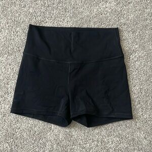 Preowned lululemon align high rise 4’ black short size 10